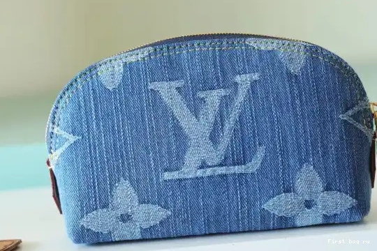 First bag ru Louis Cosmétique PM Pochette Vuitton 0517